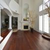 Salón con suelo de madera de Jatoba